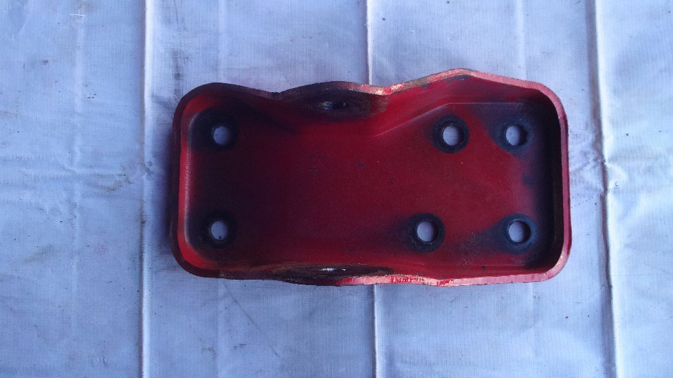 кронштейн передней рессоры передний правый б/у